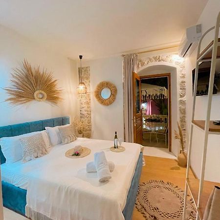 Bohemian Boutique Suites Вльора Екстер'єр фото