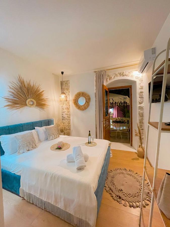 Bohemian Boutique Suites Вльора Екстер'єр фото